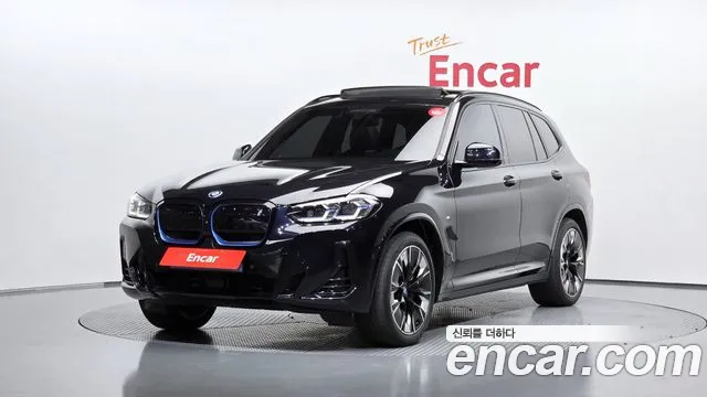 BMW iX3 — экстерьер