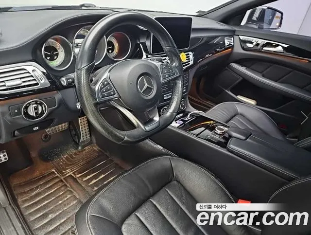 Mercedes-Benz CLS-класс — интерьер