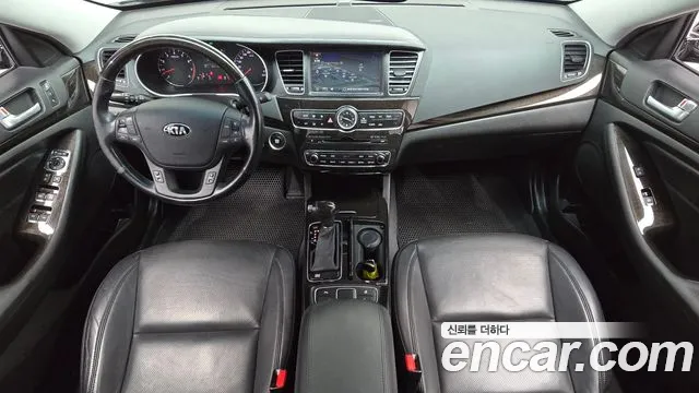 Kia K7 — интерьер
