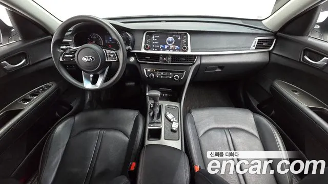 Kia K5 — интерьер