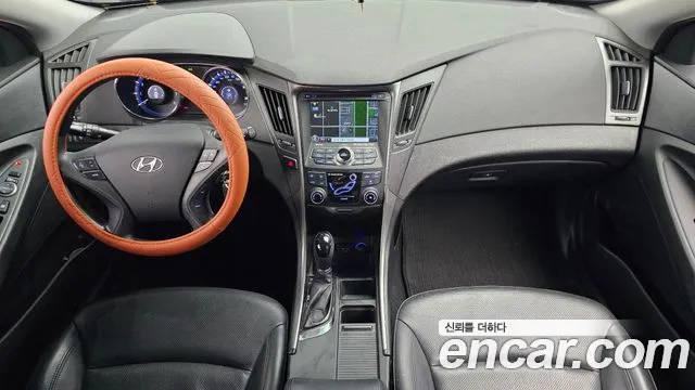 Hyundai Sonata — интерьер