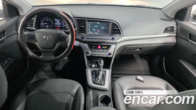 Hyundai Elantra — интерьер