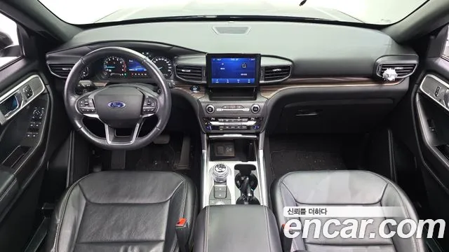 Ford Explorer — интерьер