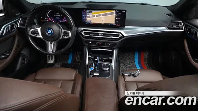 BMW i4 — интерьер