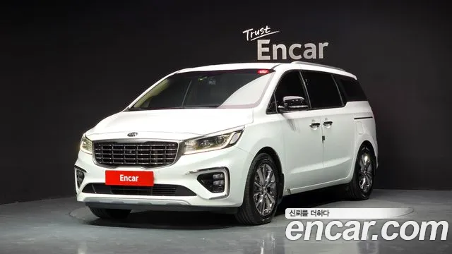 Kia Carnival — экстерьер