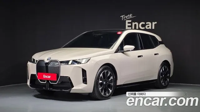 BMW iX — экстерьер