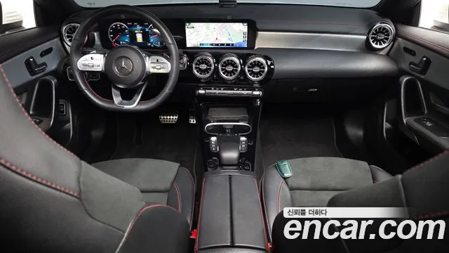 Mercedes-Benz CLA-класс — интерьер