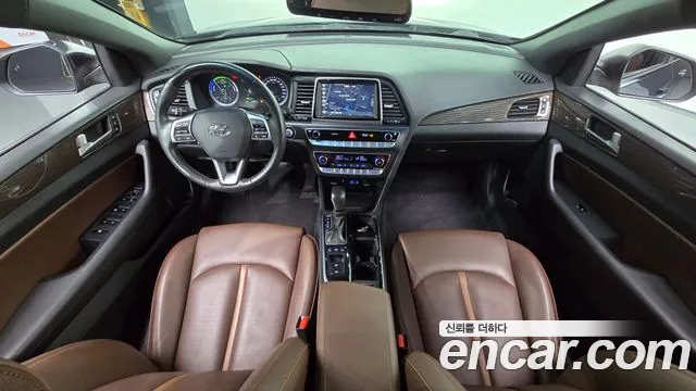 Hyundai Sonata — интерьер