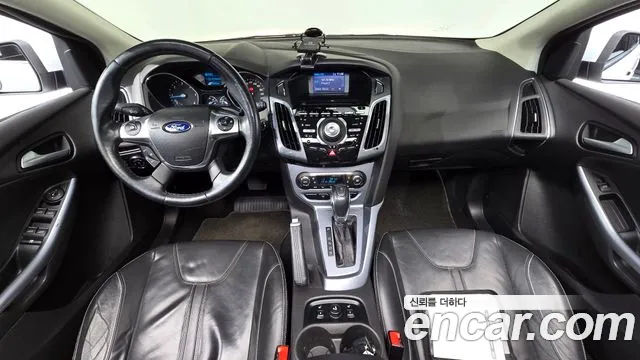 Ford Focus — интерьер