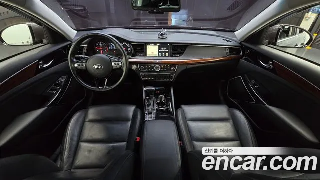 Kia K7 — интерьер