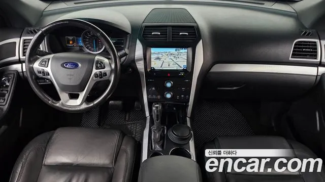 Ford Explorer — интерьер