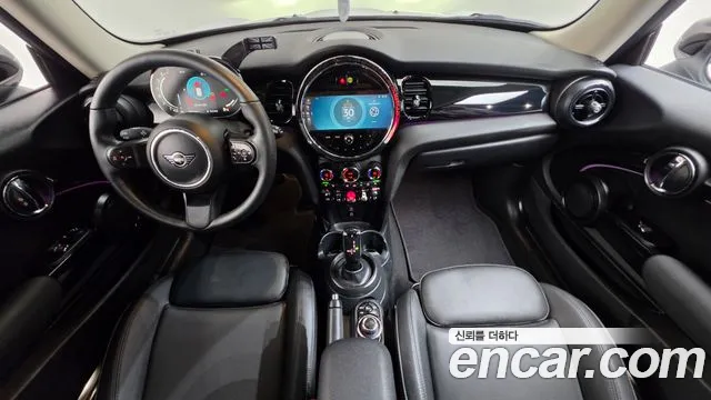 MINI Cooper — интерьер
