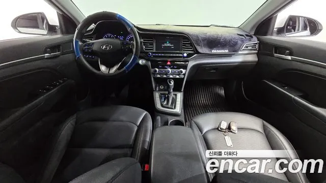 Hyundai Elantra — интерьер