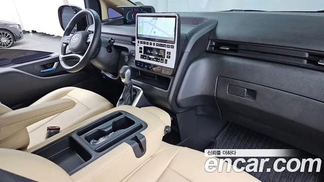 Hyundai Staria — интерьер