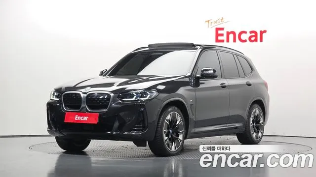 BMW iX3 — экстерьер