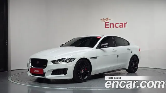 Jaguar XE