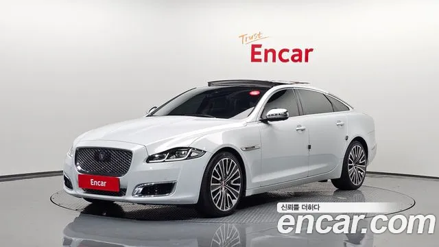 Jaguar XJ