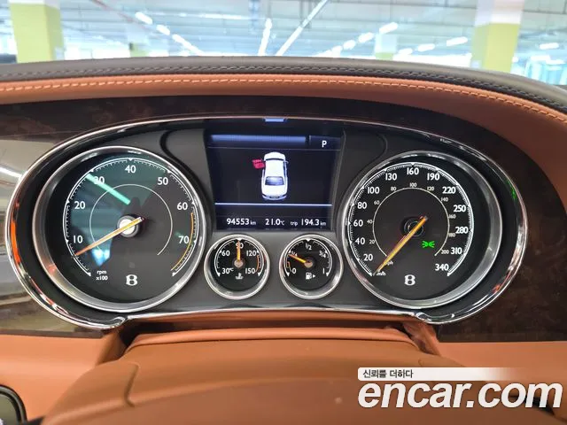 Bentley Flying Spur — интерьер