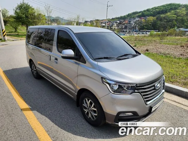 Hyundai Starex