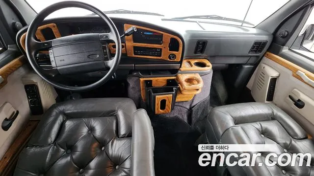 Ford Econoline — интерьер