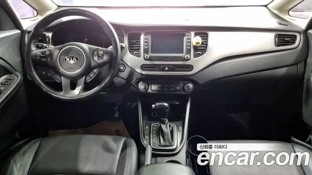 Kia Carens — интерьер