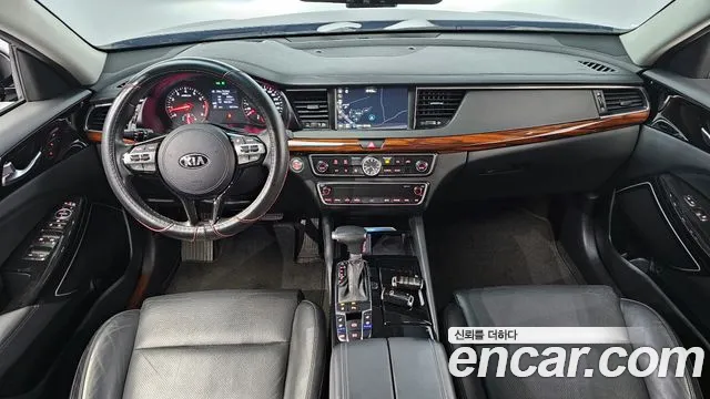Kia K7 — интерьер