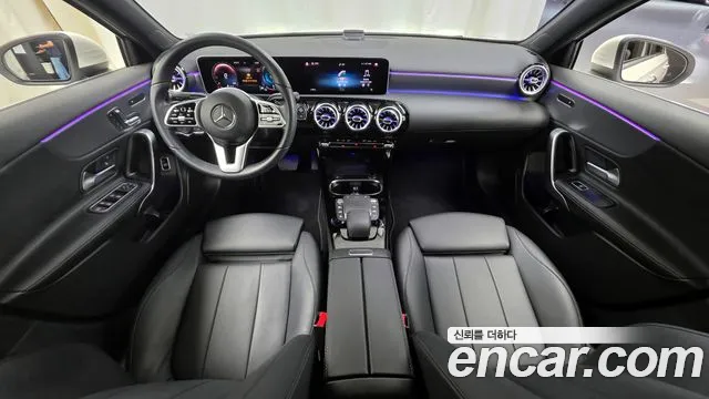 Mercedes-Benz A-класс — интерьер