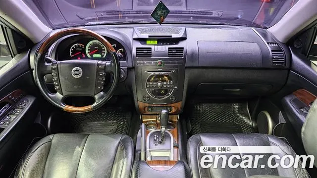 KG Mobility Rexton — интерьер