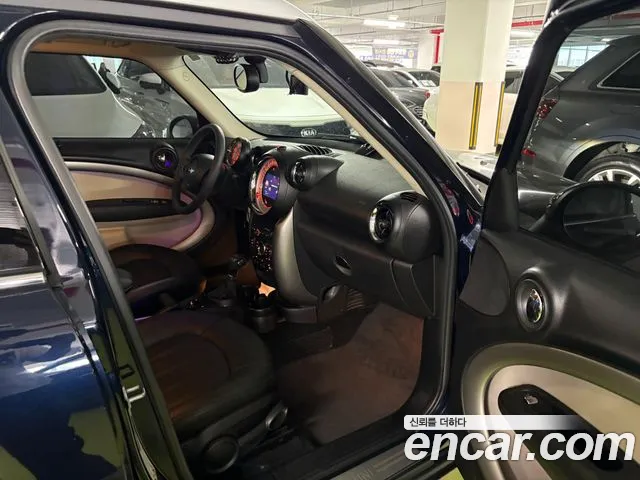 MINI Countryman — интерьер