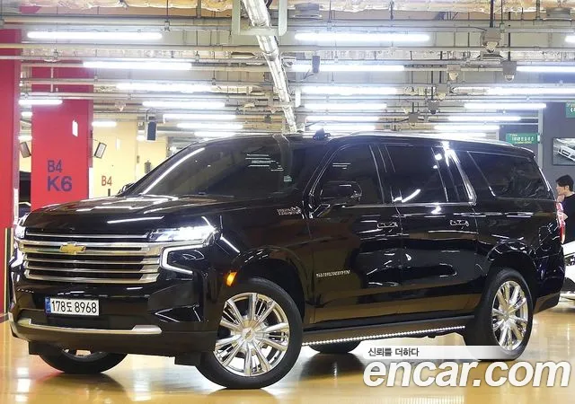 Chevrolet Suburban Van