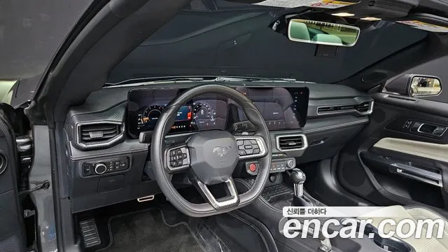 Ford Mustang — интерьер