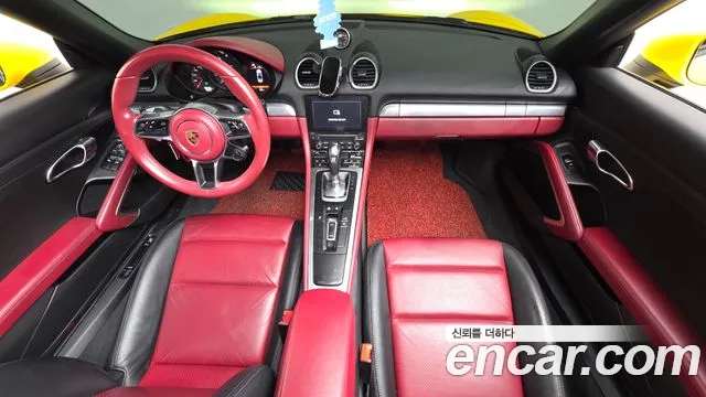 Porsche 718 — интерьер
