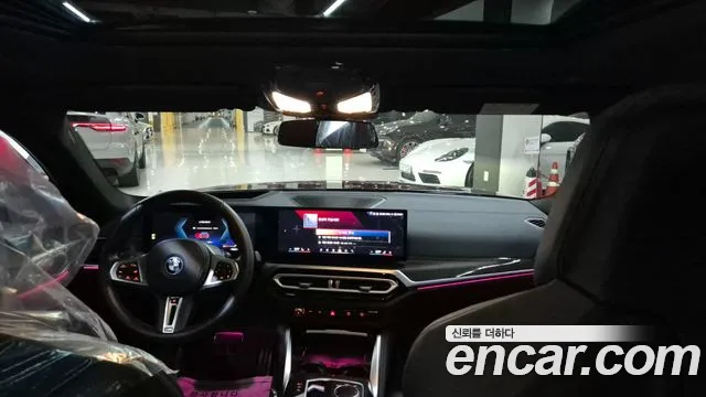 BMW i4 — интерьер