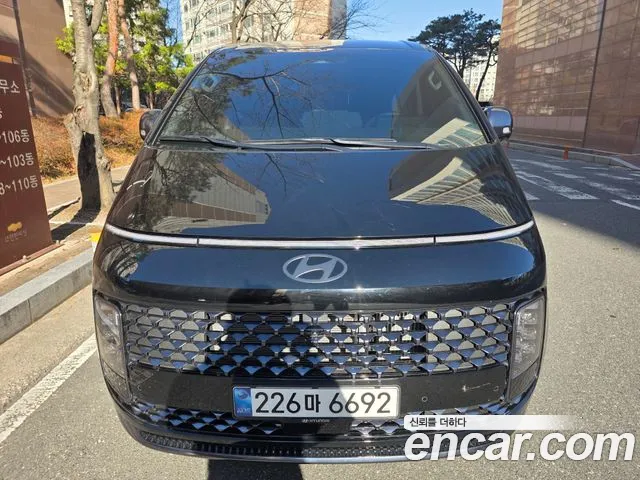Hyundai Staria