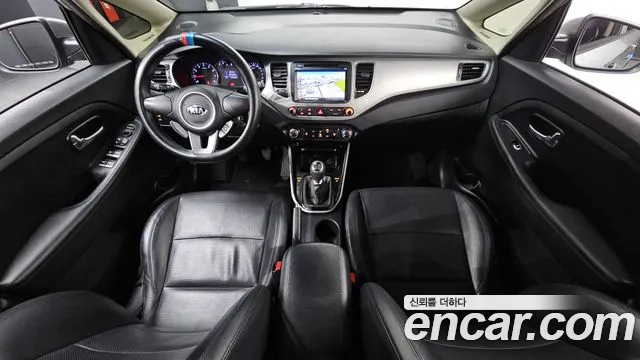 Kia Carens — интерьер