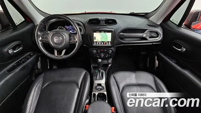 Jeep Renegade — интерьер