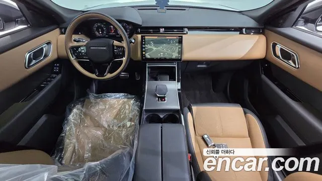 Land Rover Range Rover Velar — интерьер