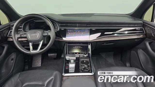 Audi Q7 — интерьер