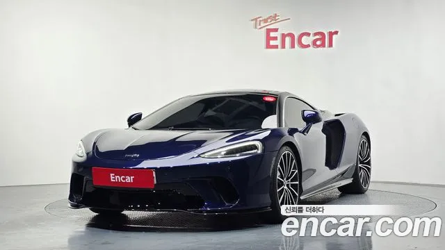 McLaren GT