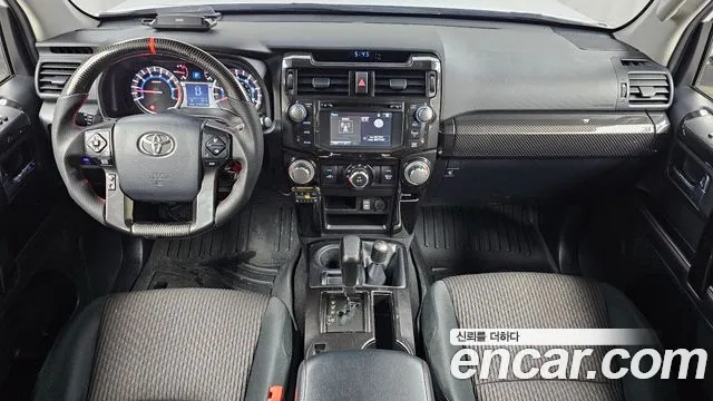 Toyota 4Runner — интерьер