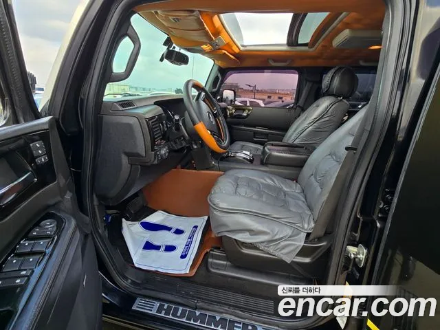 Hummer H2 — интерьер