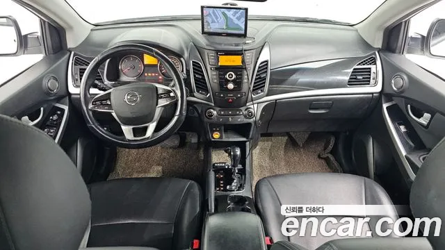 KG Mobility Korando — интерьер