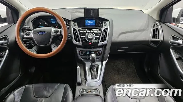 Ford Focus — интерьер