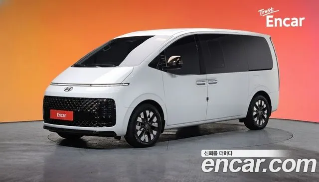 Hyundai Staria