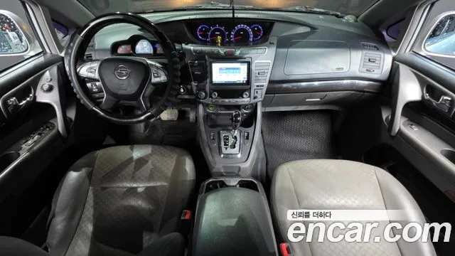 KG Mobility Korando — интерьер