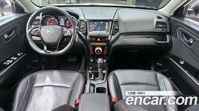 KG Mobility Tivoli — интерьер