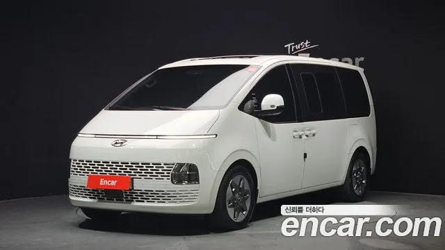 Hyundai Staria