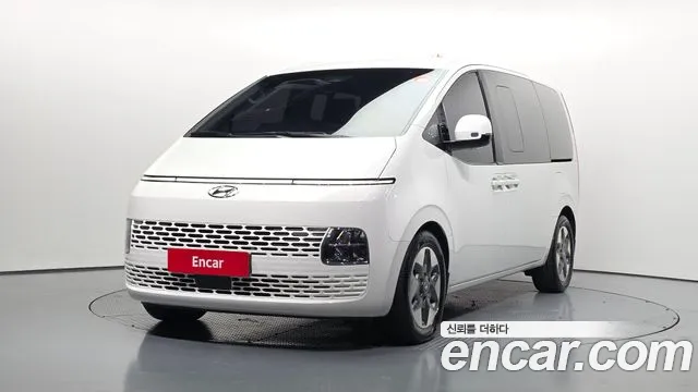Hyundai Staria