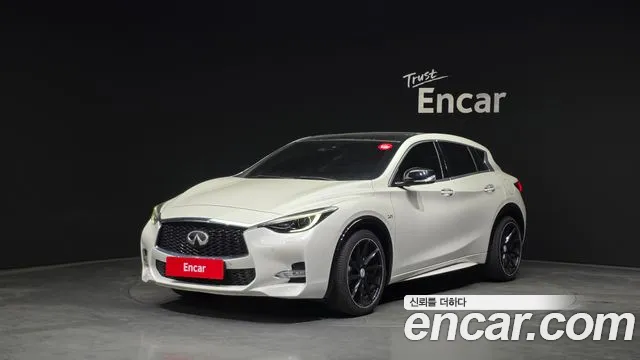 Infiniti Q30