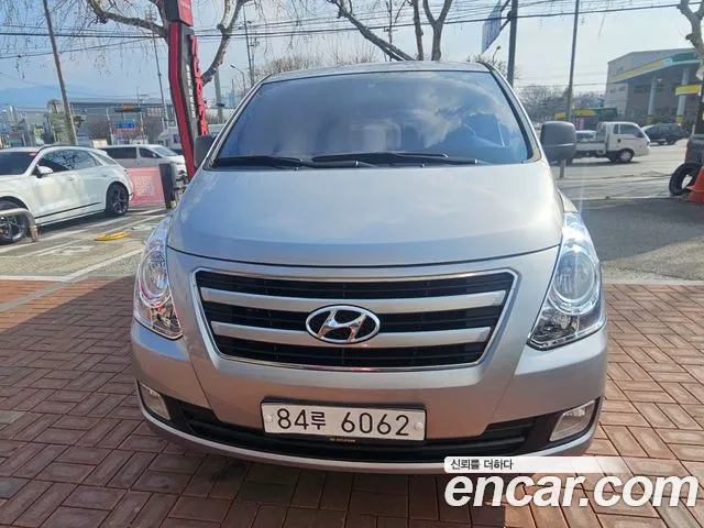 Hyundai Starex